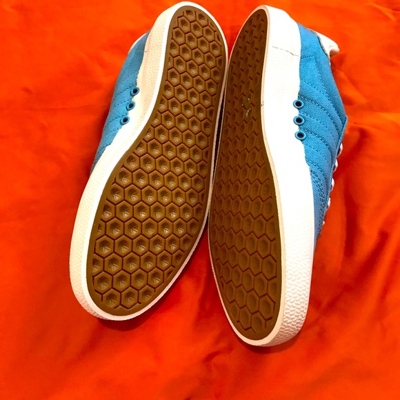 Limited edition adidas TNT Los Angeles TRUTH BE TOLD size 6 women’s BLUE-NWOT - Picture 2 of 6